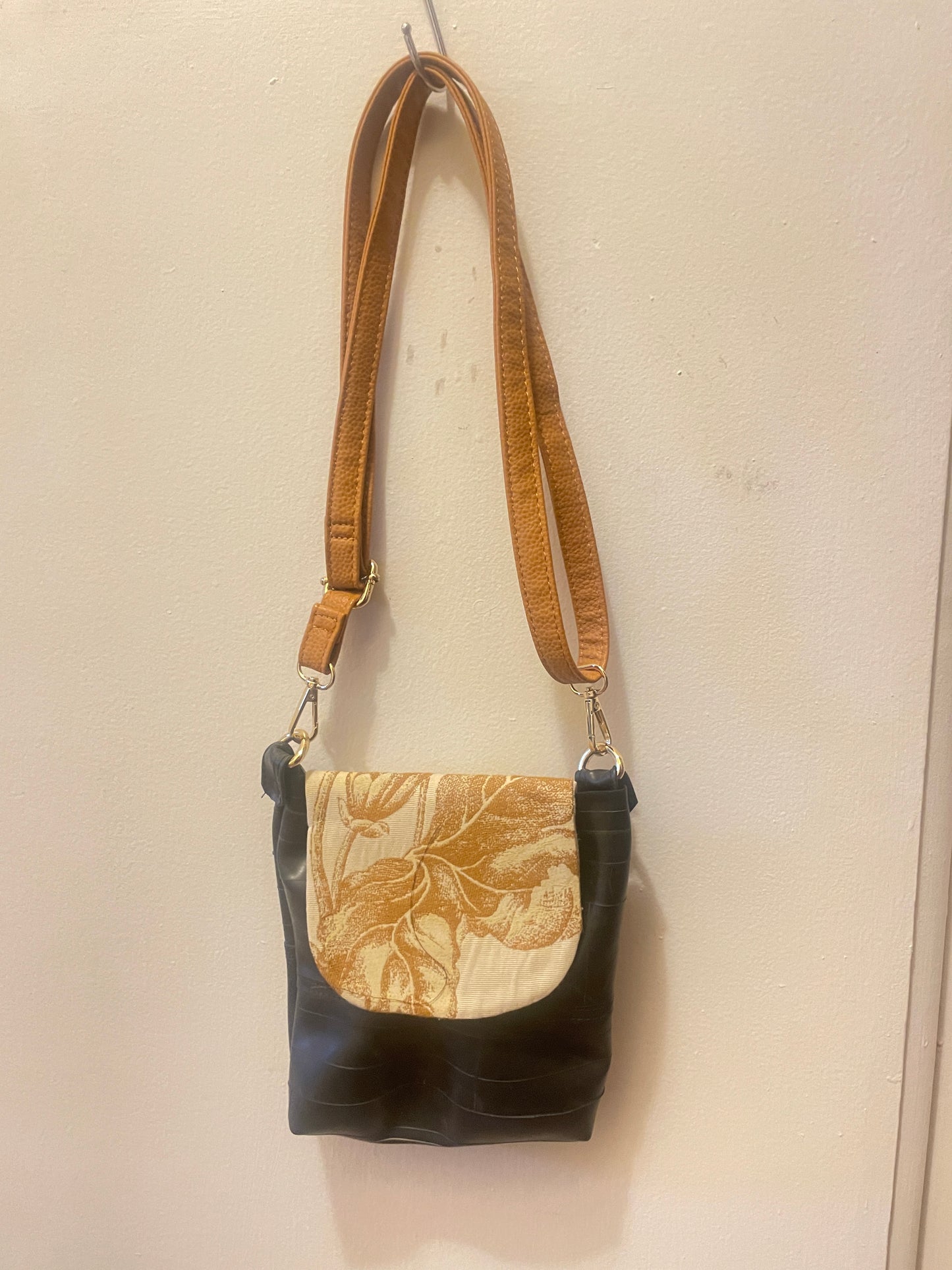 Mini Crossbody Purse w/ Fabric Flap (w)